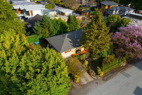 1296 Inglewood Avenue, West Vancouver For Sale - image 11