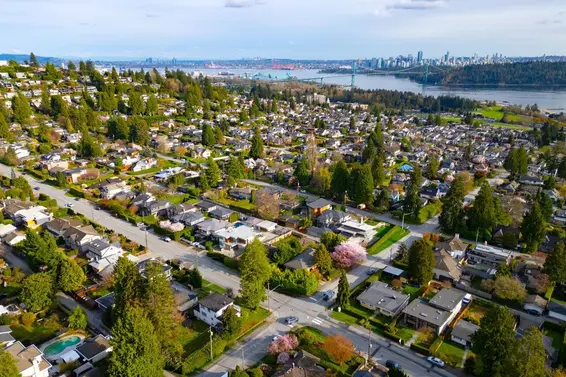 1296 Inglewood Avenue, West Vancouver For Sale - image 12