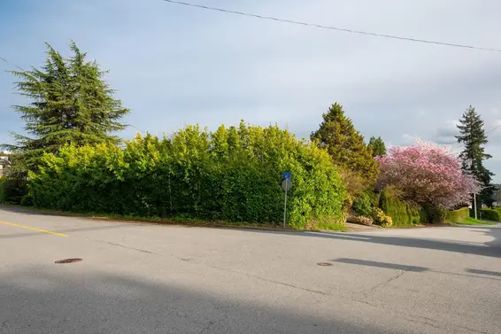 1296 Inglewood Avenue, West Vancouver For Sale - image 15