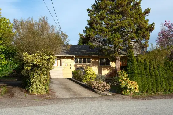 1296 Inglewood Avenue, West Vancouver For Sale - image 16