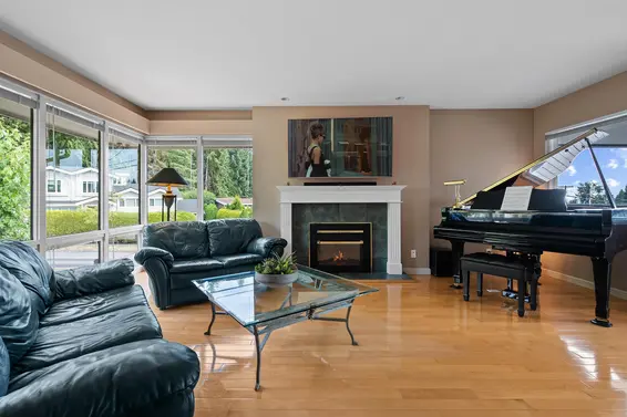 3883 Delbrook Avenue, North Vancouver For Sale - image 15