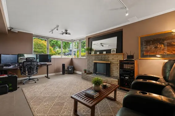 3883 Delbrook Avenue, North Vancouver For Sale - image 21