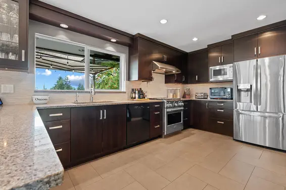 3883 Delbrook Avenue, North Vancouver For Sale - image 9
