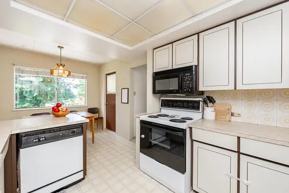 1453 Coleman Street, North Vancouver For Sale - image 8