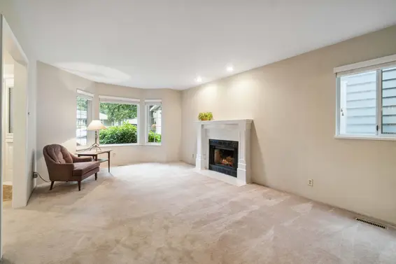 4334 Hoskins Road, North Vancouver For Sale - image 3