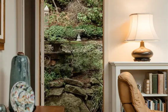 4639 Caulfeild Drive, West Vancouver For Sale - image 14