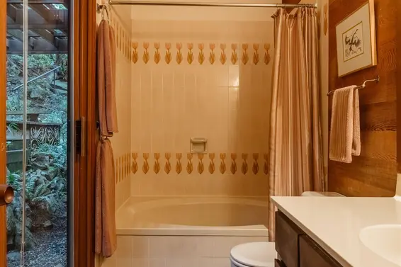 4639 Caulfeild Drive, West Vancouver For Sale - image 36