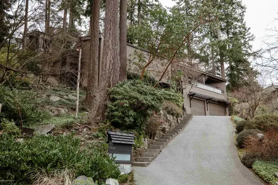 4639 Caulfeild Drive, West Vancouver For Sale - image 5