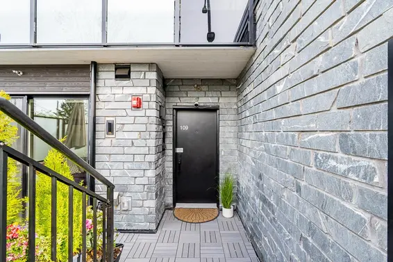 109 650 East 2nd Street, North Vancouver For Sale - image 2