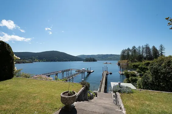 4699 Strathcona Place, North Vancouver