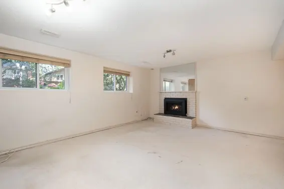 1886 Layton Drive, North Vancouver For Sale - image 20