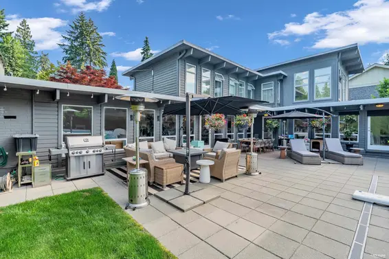 1555 Queens Avenue, West Vancouver For Sale - image 18