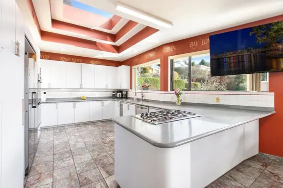 2490 Westhill Court, West Vancouver For Sale - image 7