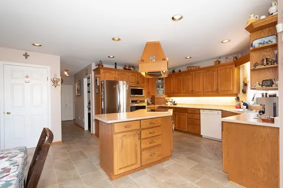 6440 Rosebery Avenue, West Vancouver For Sale - image 11