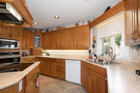 6440 Rosebery Avenue, West Vancouver For Sale - image 12