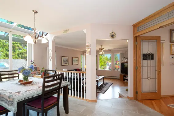 6440 Rosebery Avenue, West Vancouver For Sale - image 14