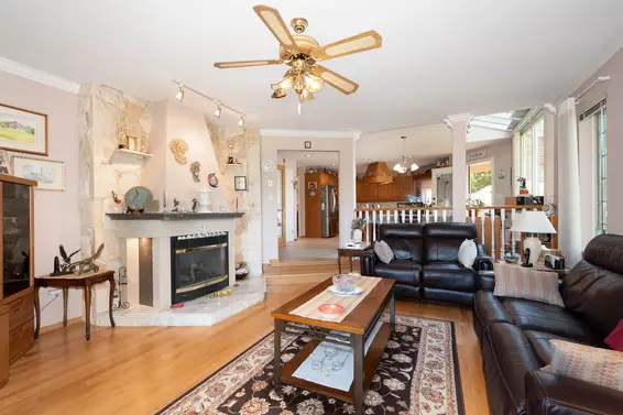 6440 Rosebery Avenue, West Vancouver For Sale - image 16