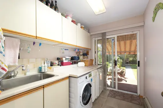 6440 Rosebery Avenue, West Vancouver For Sale - image 19