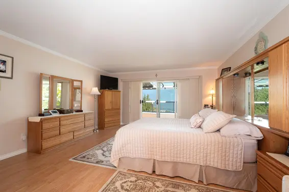 6440 Rosebery Avenue, West Vancouver For Sale - image 22