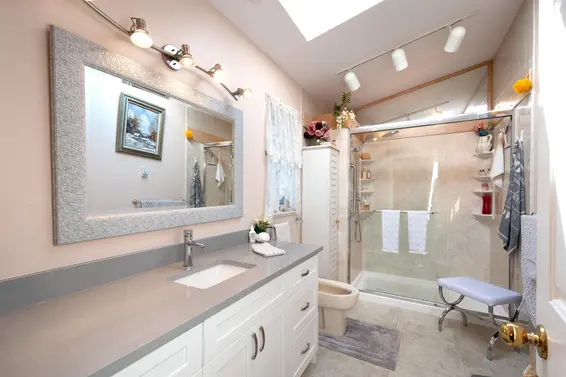 6440 Rosebery Avenue, West Vancouver For Sale - image 25