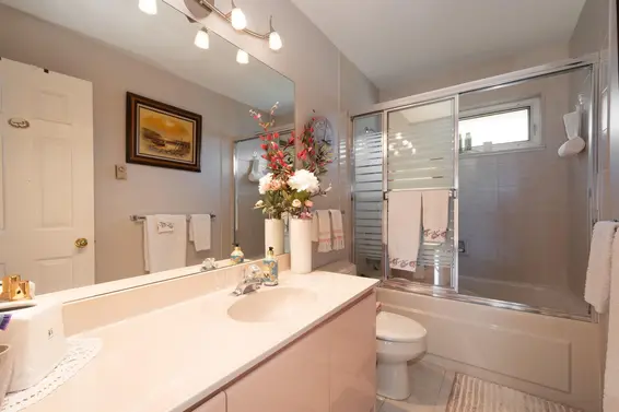 6440 Rosebery Avenue, West Vancouver For Sale - image 28