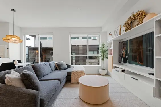 7 533 East 3rd Street, North Vancouver For Sale - image 3