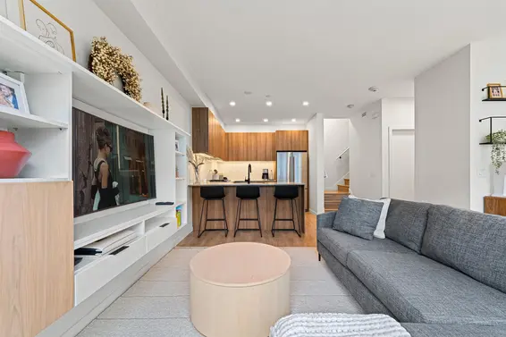 7 533 East 3rd Street, North Vancouver For Sale - image 4