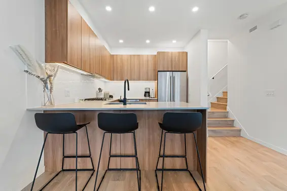 7 533 East 3rd Street, North Vancouver For Sale - image 8