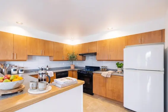 1206 33 Chesterfield Place, North Vancouver For Sale - image 4