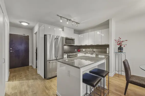 1102 151 West 2nd Street, North Vancouver For Sale - image 5