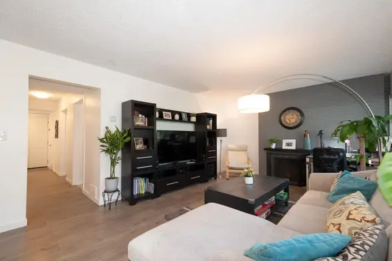 2765 Westview Drive, North Vancouver For Sale - image 2