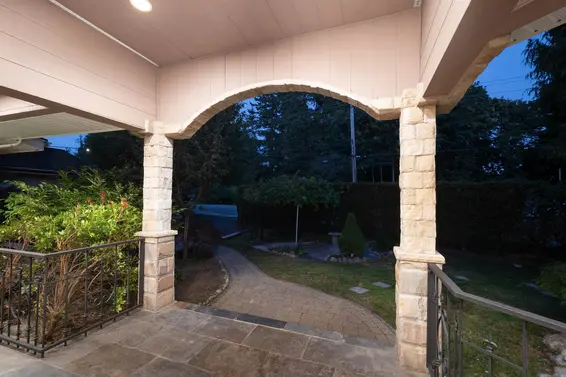1219 Arborlynn Drive, North Vancouver For Sale - image 3