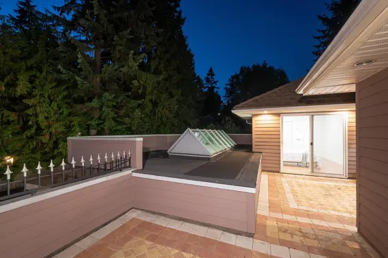 1219 Arborlynn Drive, North Vancouver For Sale - image 32