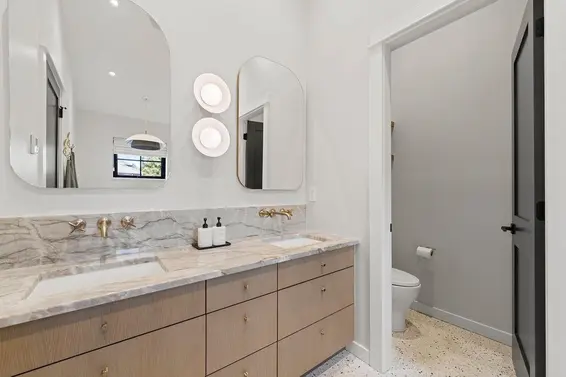 2392 Lawson Avenue, West Vancouver For Sale - image 22