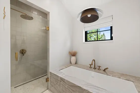 2392 Lawson Avenue, West Vancouver For Sale - image 23