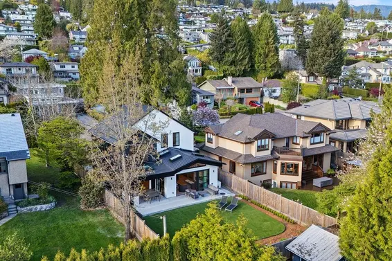 2392 Lawson Avenue, West Vancouver For Sale - image 39