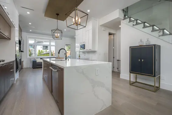 330 East 8th Street, North Vancouver For Sale - image 8