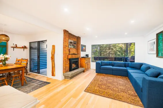 863 Hendecourt Road, North Vancouver
