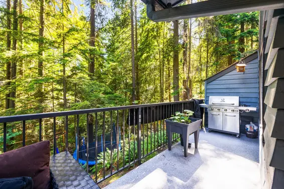 863 Hendecourt Road, North Vancouver For Sale - image 2