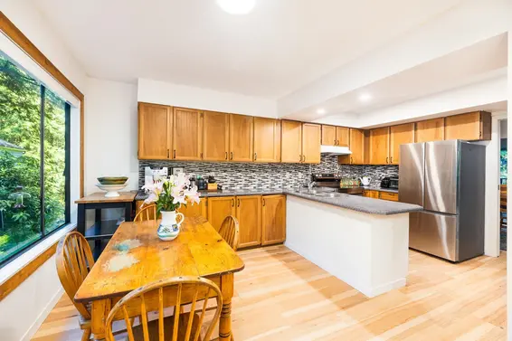 863 Hendecourt Road, North Vancouver For Sale - image 5