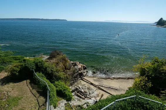 4020 Marine Drive, West Vancouver For Sale - image 12