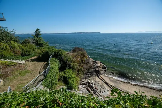 4020 Marine Drive, West Vancouver For Sale - image 13
