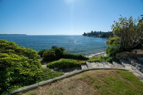 4020 Marine Drive, West Vancouver For Sale - image 14