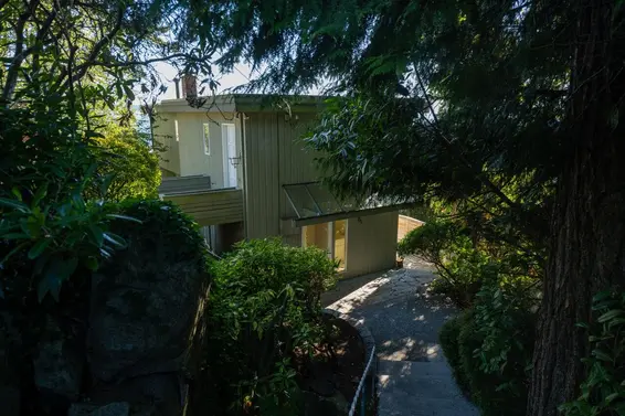 4020 Marine Drive, West Vancouver For Sale - image 23