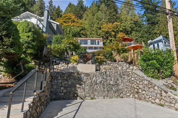 2717 Panorama Drive, North Vancouver For Sale - image 3