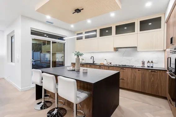 1921 Tatlow Avenue, North Vancouver For Sale - image 11