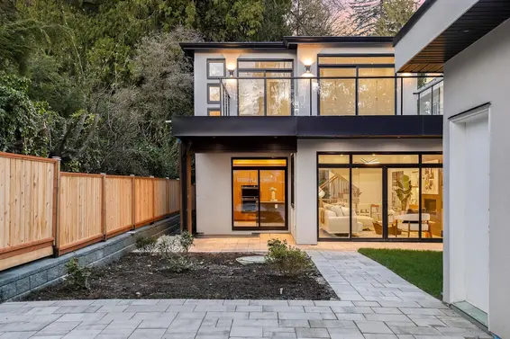 1921 Tatlow Avenue, North Vancouver For Sale - image 37