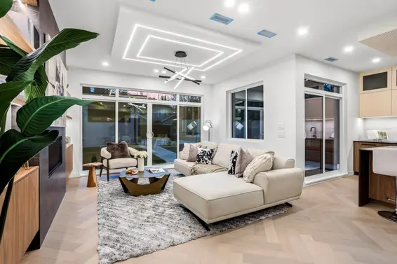 1921 Tatlow Avenue, North Vancouver For Sale - image 6