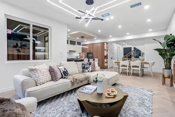 1921 Tatlow Avenue, North Vancouver For Sale - image 8