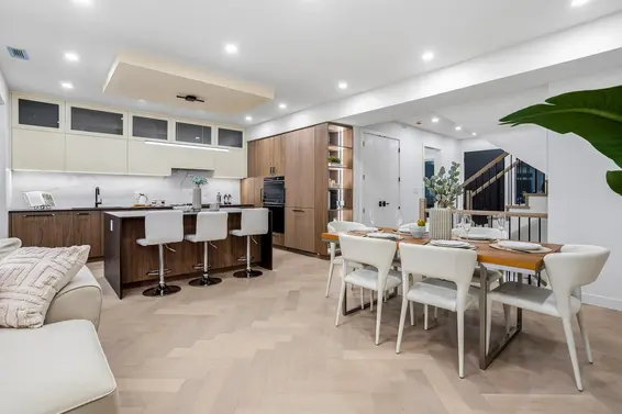 1921 Tatlow Avenue, North Vancouver For Sale - image 9